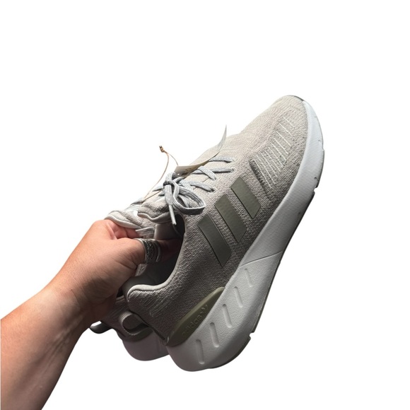 NWT Adidas Swift Run Sneakers (Big Kid 5/Womens 6.5) - Picture 2 of 7